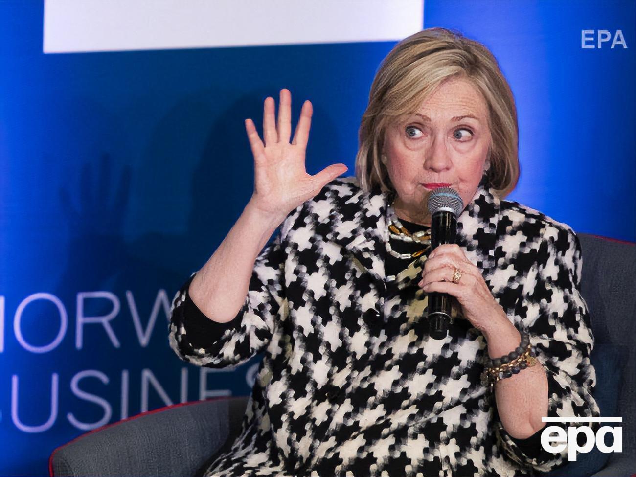 Передача рабочих писем Клинтон вне защищенных государственных каналов не является умышленным нарушением законодательства