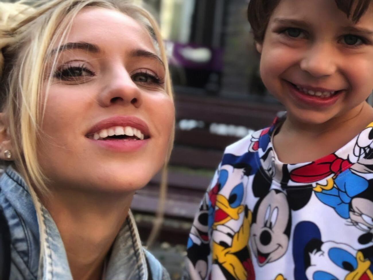 "Пающие трусы": "Я всегда любила цвет зеленый: доллары, машины, огурцы"