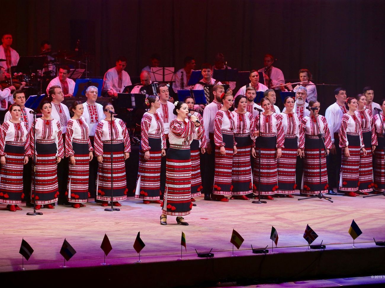 Номер с участием хора Веревки вышел на канале "1+1" 19 октября