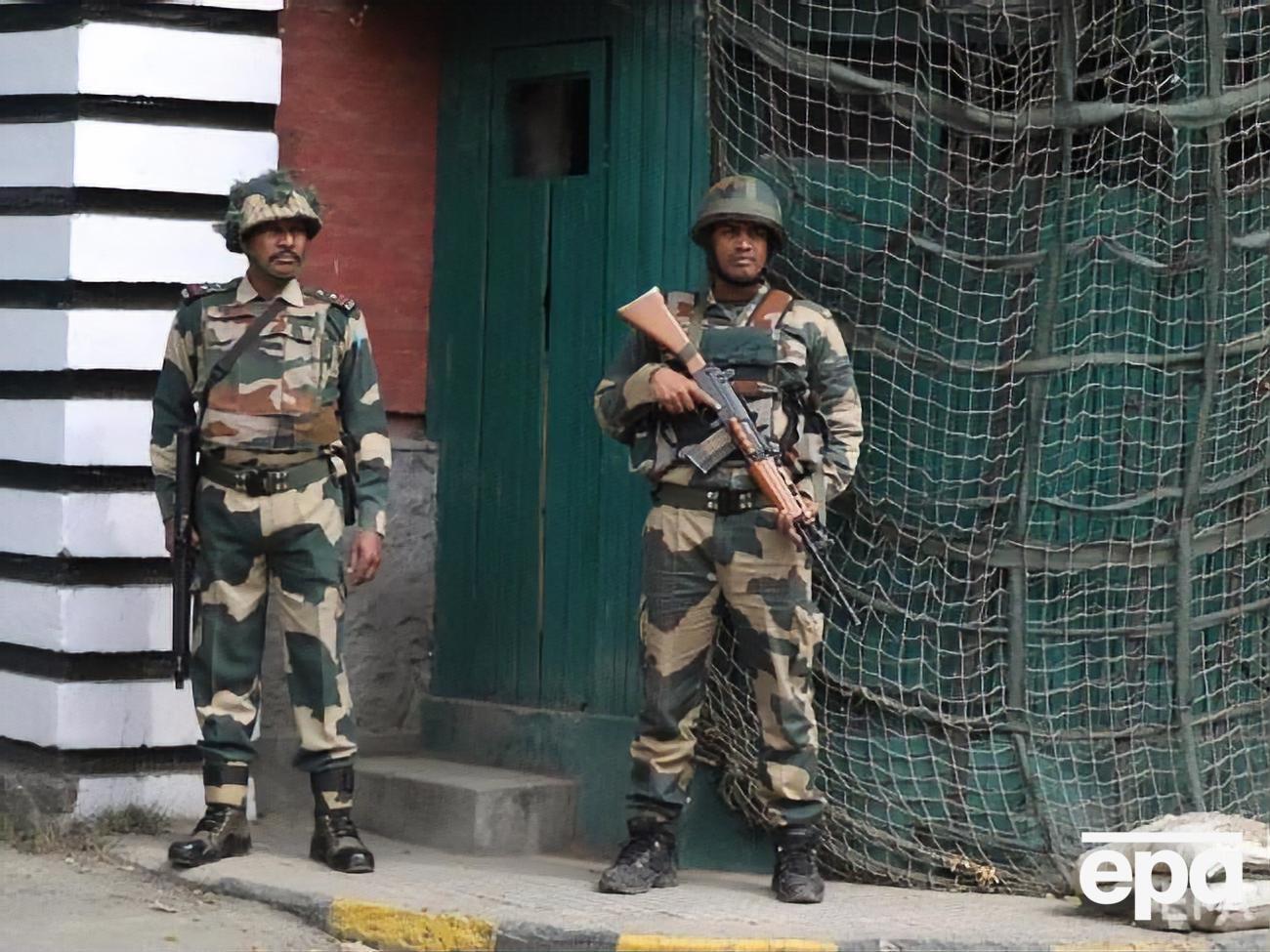 В результате перестрелки погибли солдаты и мирные жители