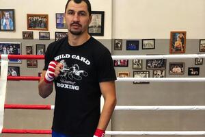 Постол у лютому 2020 року проведе бій за два чемпіонські пояси