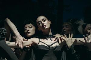 Паш: Говорят, все женщины ведьмы