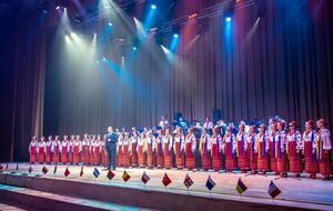 Скандал разгорелся после участия хора Веревки в номере "Вечернего квартала"