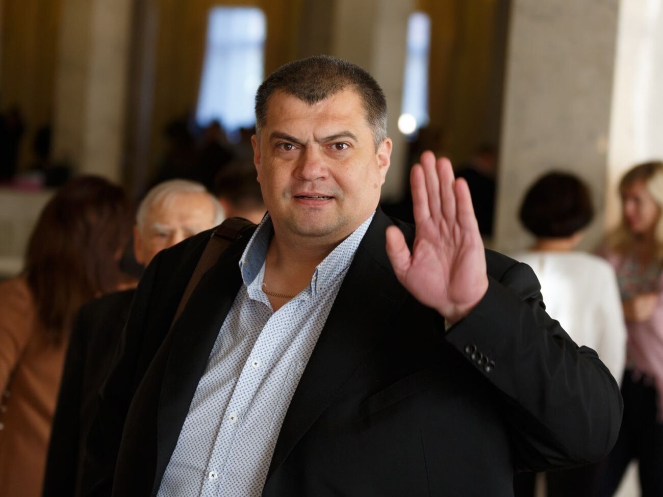 Корявченков&nbsp;&ndash; бывший актер студии "Квартал 95"