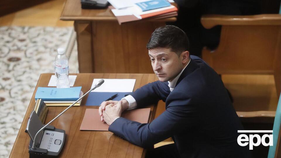 Зеленский подписал закон через три дня после его получения