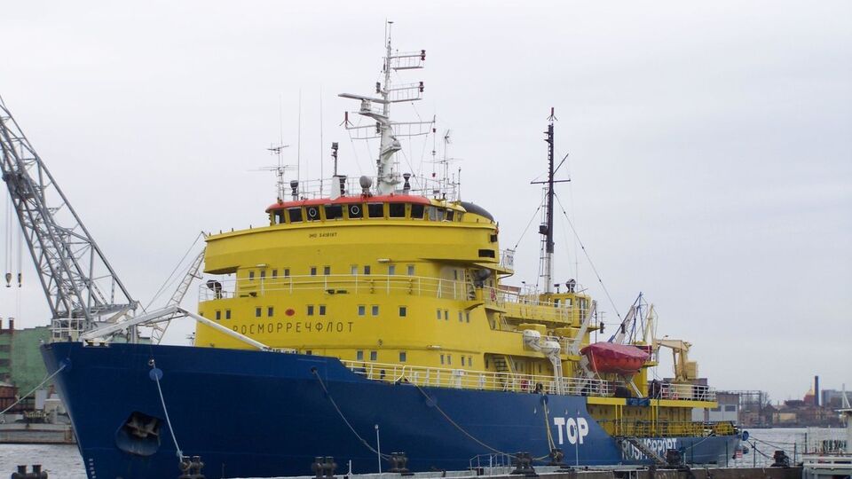 На допомогу криголаму вилітав вертоліт і виходив рятувальний буксир