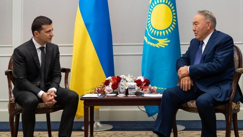 Зеленський запросив Назарбаєва в Україну
