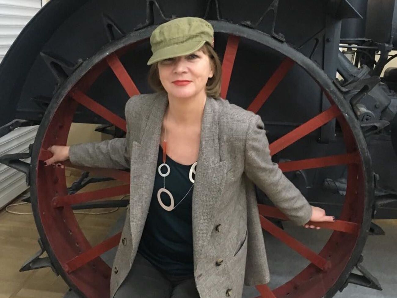 Следком завел бы дело за издевательство над мудозвоном Соловьевым, если бы российская команда КВН спела о его горящей даче