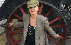 Следком завел бы дело за издевательство над мудозвоном Соловьевым, если бы российская команда КВН спела о его горящей даче