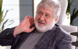 Коломойский владеет заводами ферросплавов и покупает электроэнергию у конкурирующих олигархов, отмечает издание