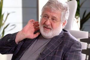 Коломойский владеет заводами ферросплавов и покупает электроэнергию у конкурирующих олигархов, отмечает издание