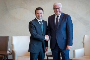 Зеленский пригласил Штайнмайера посетить Украину