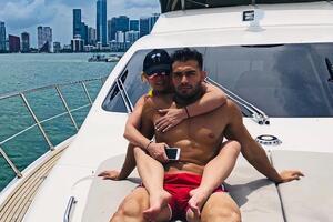 Спирс: Какой прекрасный день, чтобы поиграть на свежем воздухе и потренироваться с помощью этого приятеля!