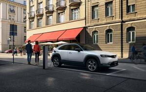 Mazda презентувала перший електрокар СХ-30