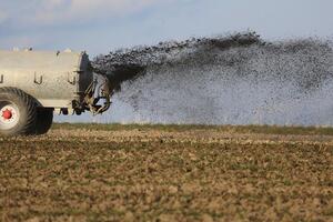НАБУ розслідує справу у зв'язку із закупівлею міндобрив Аграрним фондом