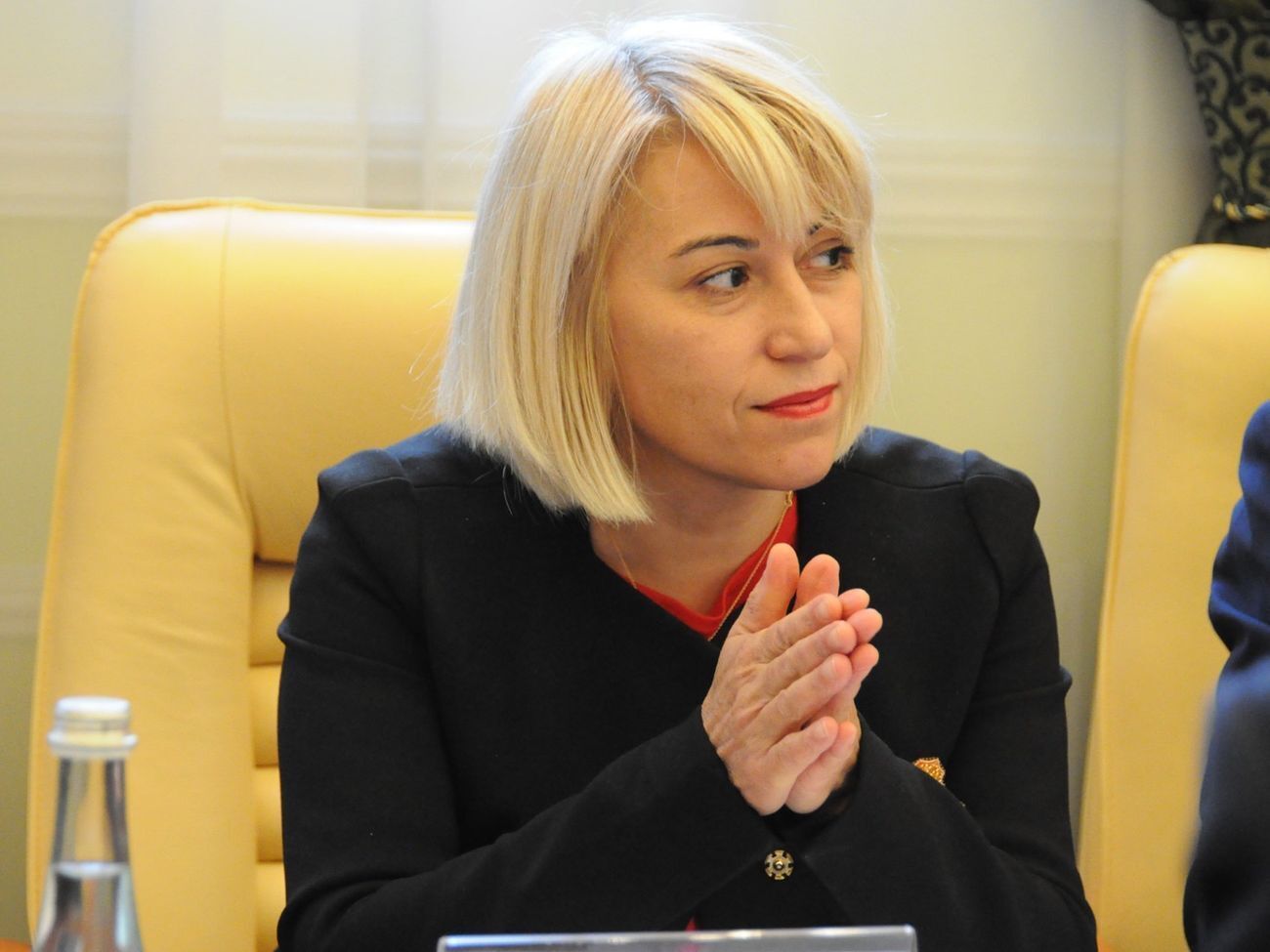 Бабак зазначила, що громади мають об'єднуватися добровільно
