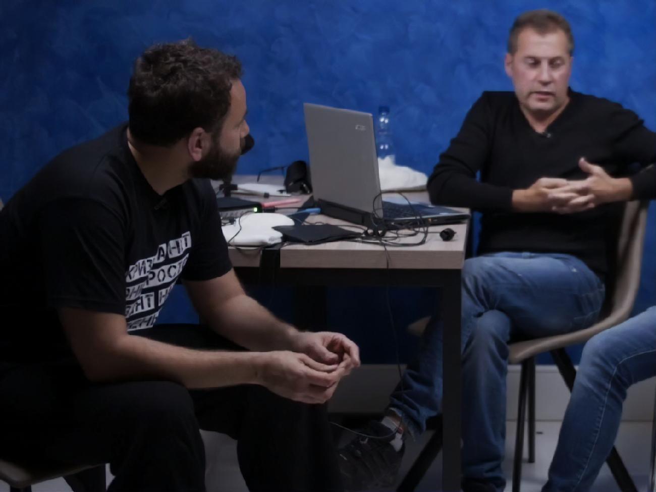 Дубинский (на фото слева) заявил, что "утомился"