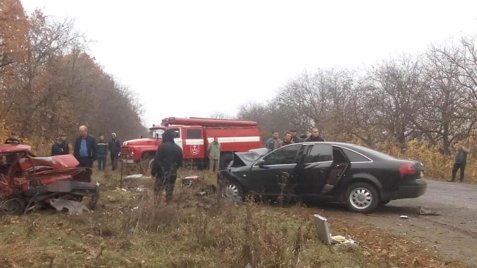 Водії обох авто та пасажир ВАЗ загинули на місці ДТП