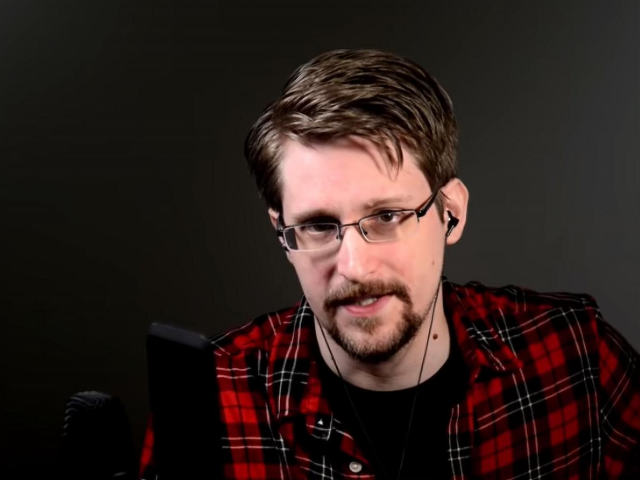 Сноуден заявил, что в России его раскритиковали за якобы поддержку Навального