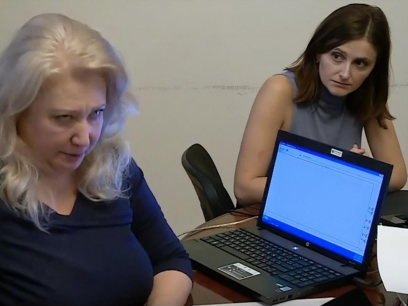 Василевську-Смаглюк (на фото праворуч) протестували на поліграфі 24 жовтня