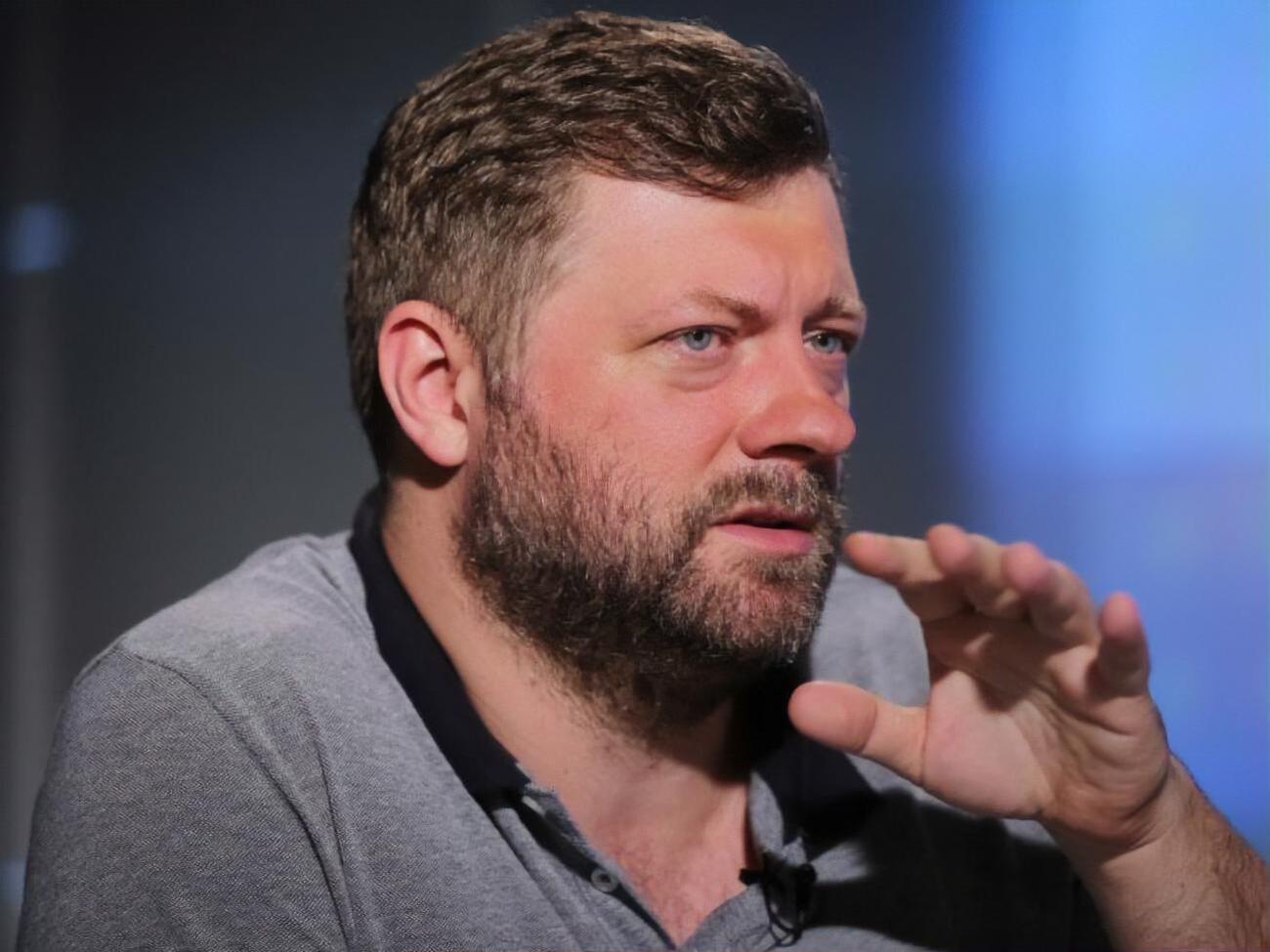 Корниенко отказался называть фамилии депутатов, которые "ведут двойную жизнь"