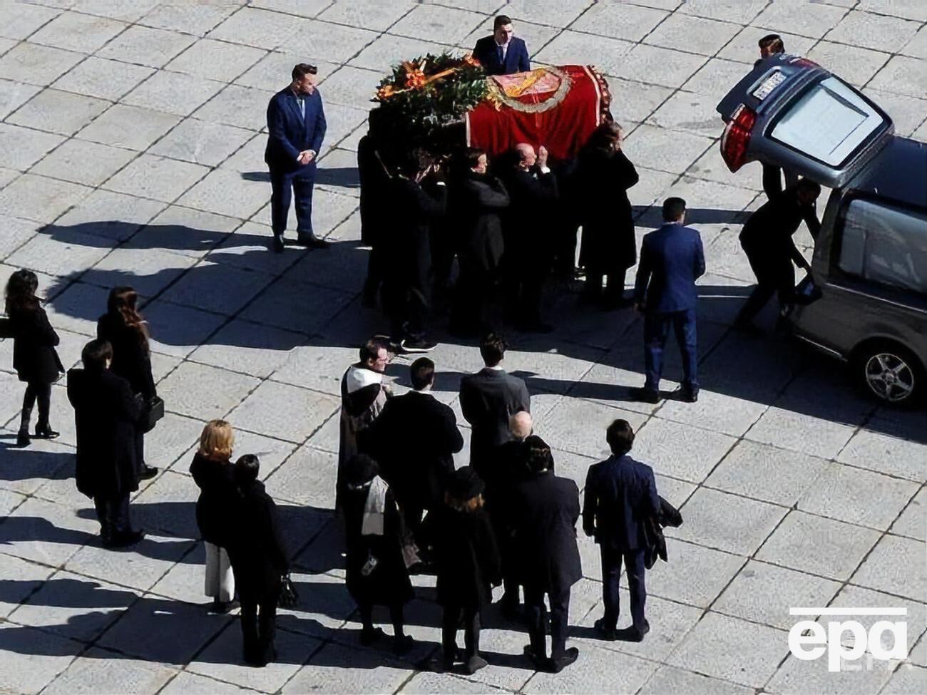 В Іспанії перепоховали останки диктатора Франко. Фоторепортаж
