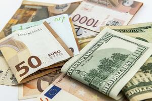 НБУ встановив курс валют на 25 жовтня