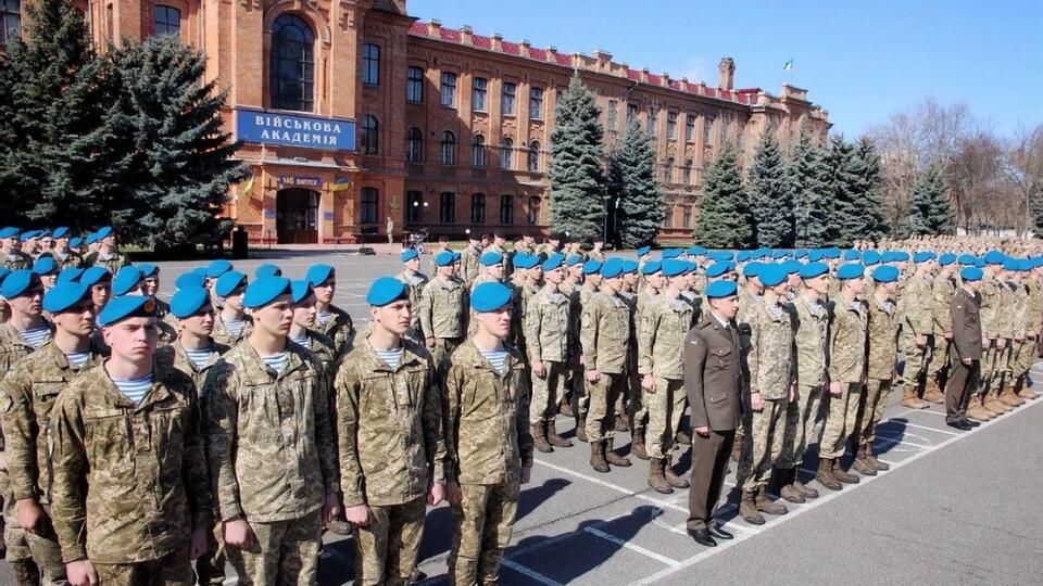 Троє курсантів дістали легкі осколкові поранення