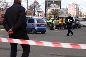 Стрельба произошла возле супермаркета