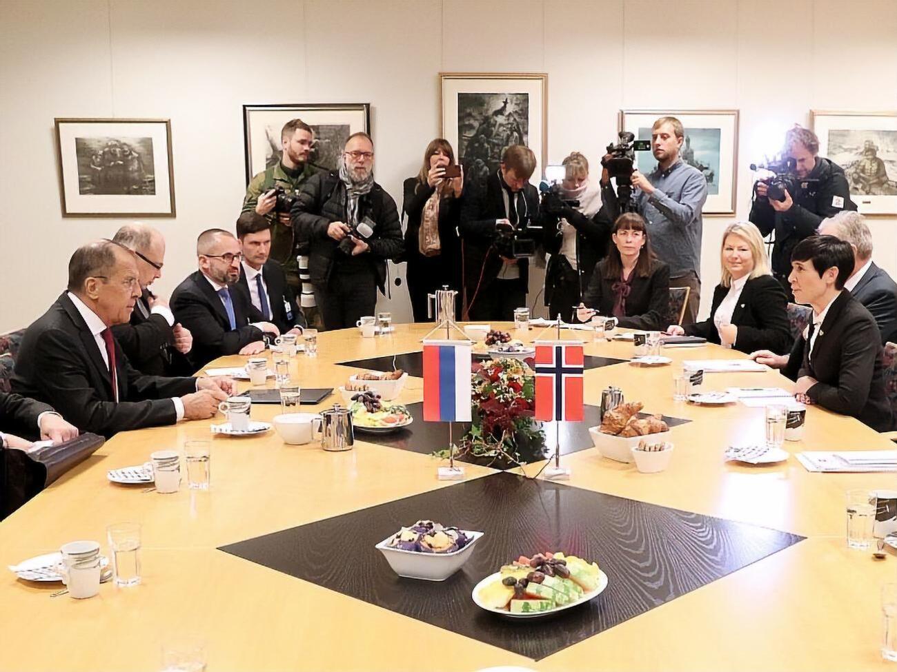 Лавров говорил о войне на Донбассе на переговорах в Норвегии