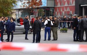 В результате стрельбы у супермаркета погиб один человек