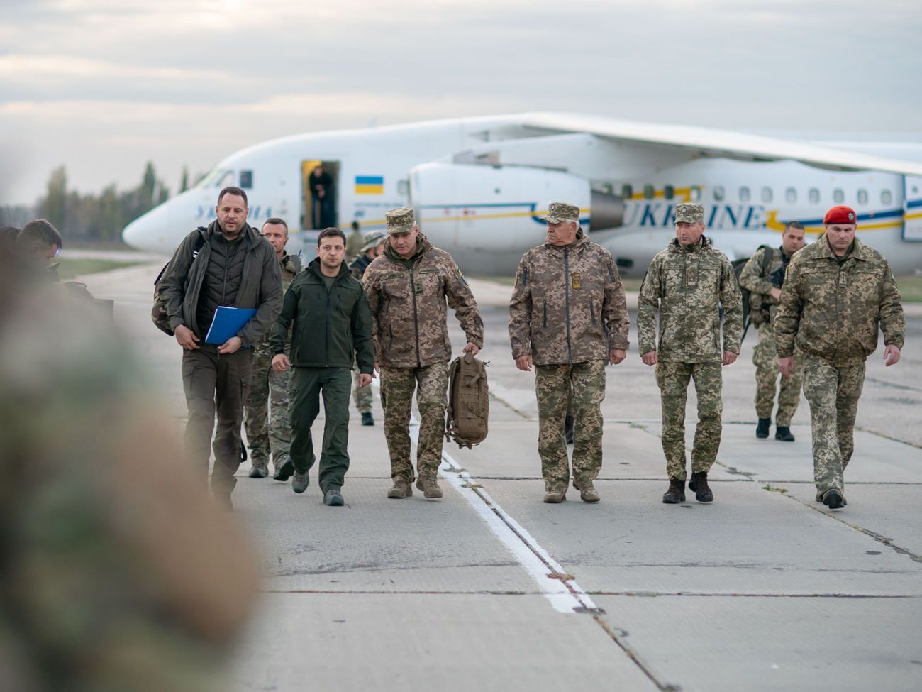 Зеленський спілкувався з військовими, місцевими жителями і добровольцями