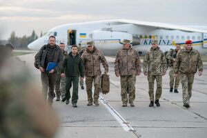 Зеленський спілкувався з військовими, місцевими жителями і добровольцями