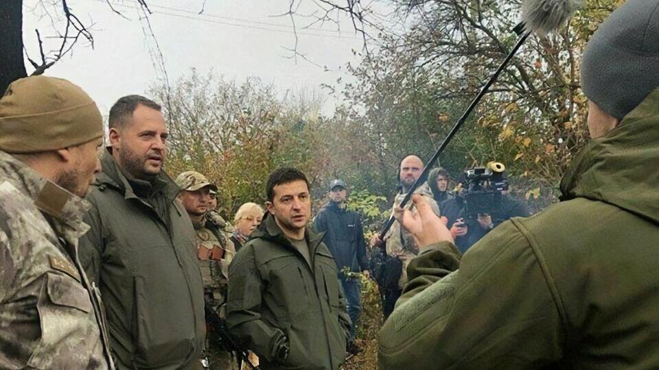 Зеленский – добровольцу: Ты мне вообще не можешь никакие ультиматумы озвучивать