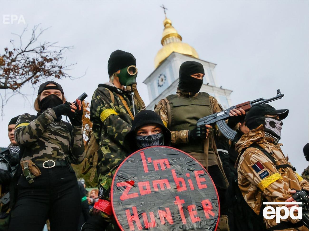 В Киеве прошел "парад зомби". Фоторепортаж