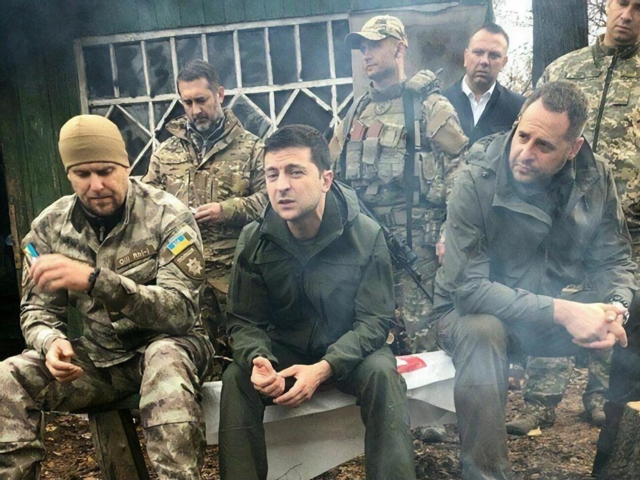 Зеленский пообщался с добровольцами 26 октября