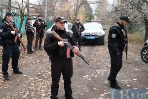 К месту дислокации добровольцев в Золотом приезжало около 20 правоохранителей