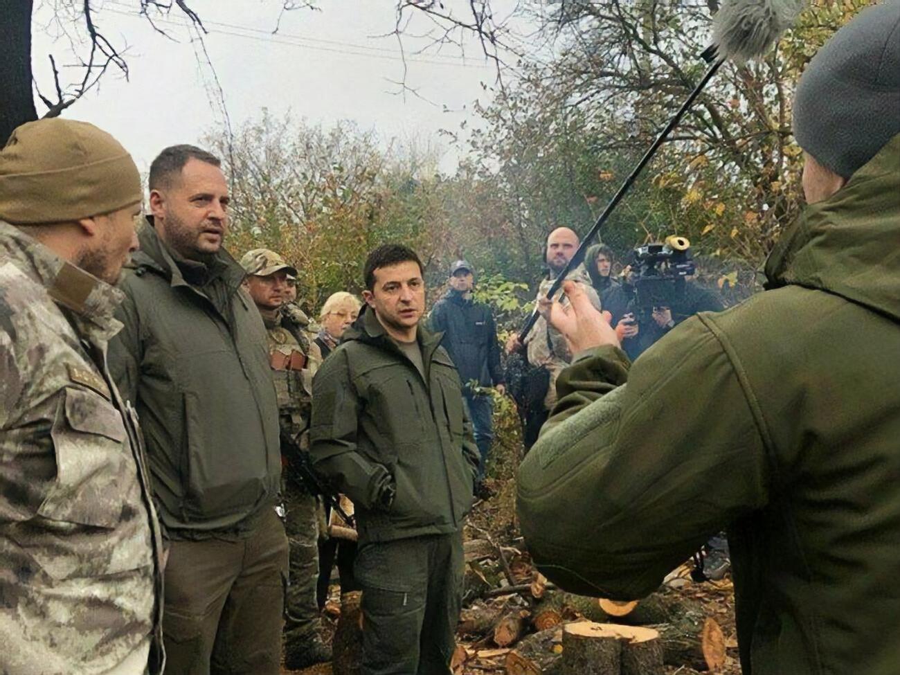 Зеленский пообщался с добровольцами 26 октября