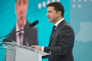 Зеленский сказал, что украинская сторона не идет на разведение сил там, где это опасно