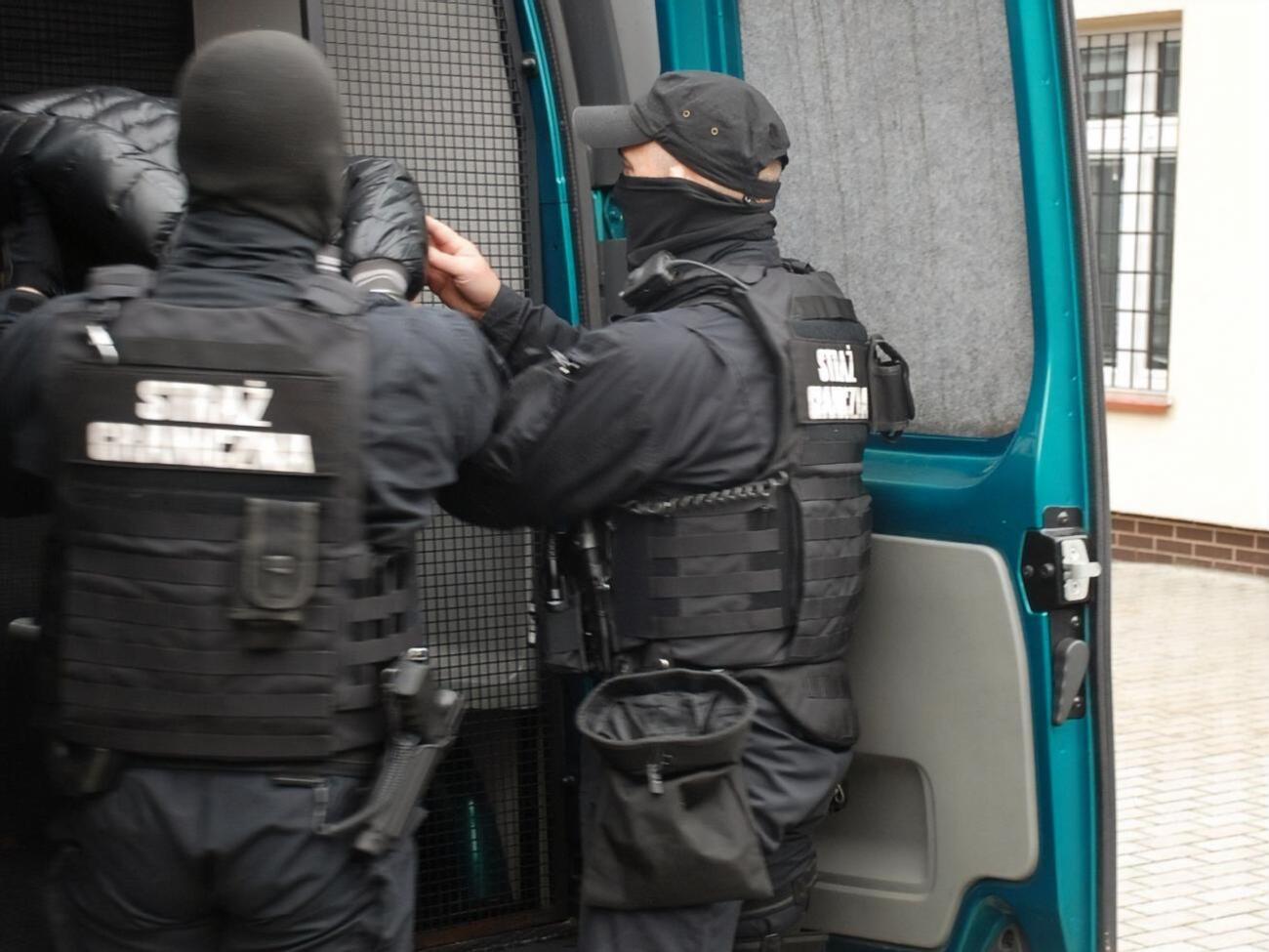 Затриманого українця передали поліції