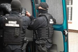 Затриманого українця передали поліції