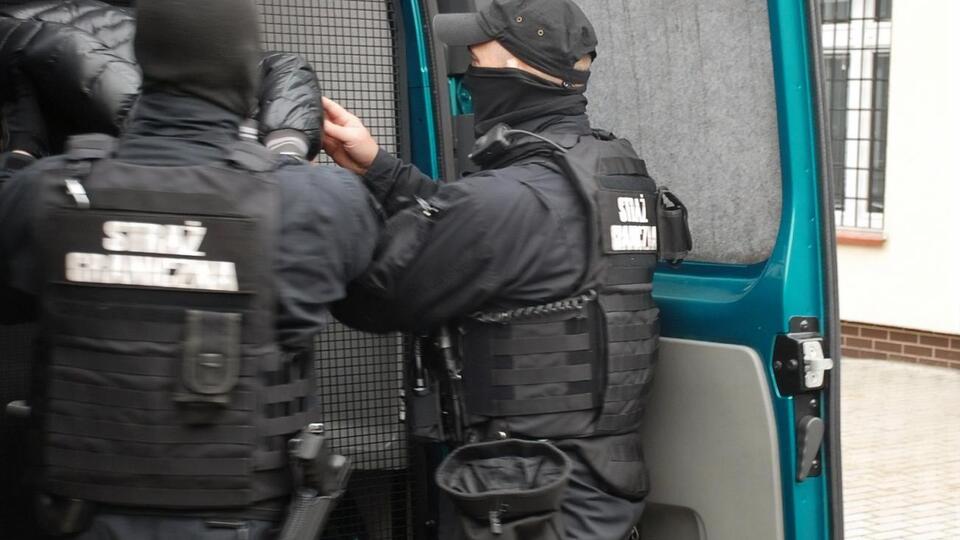 Задержанного украинца передали полиции