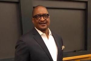 Батько Бейонсе має намір знизити ризик рецидиву хвороби