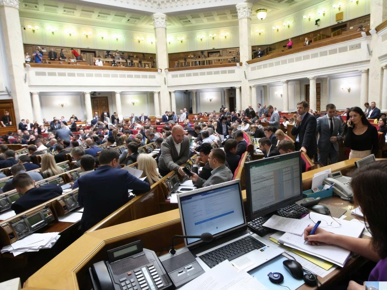 Решение поддержало 270 депутатов