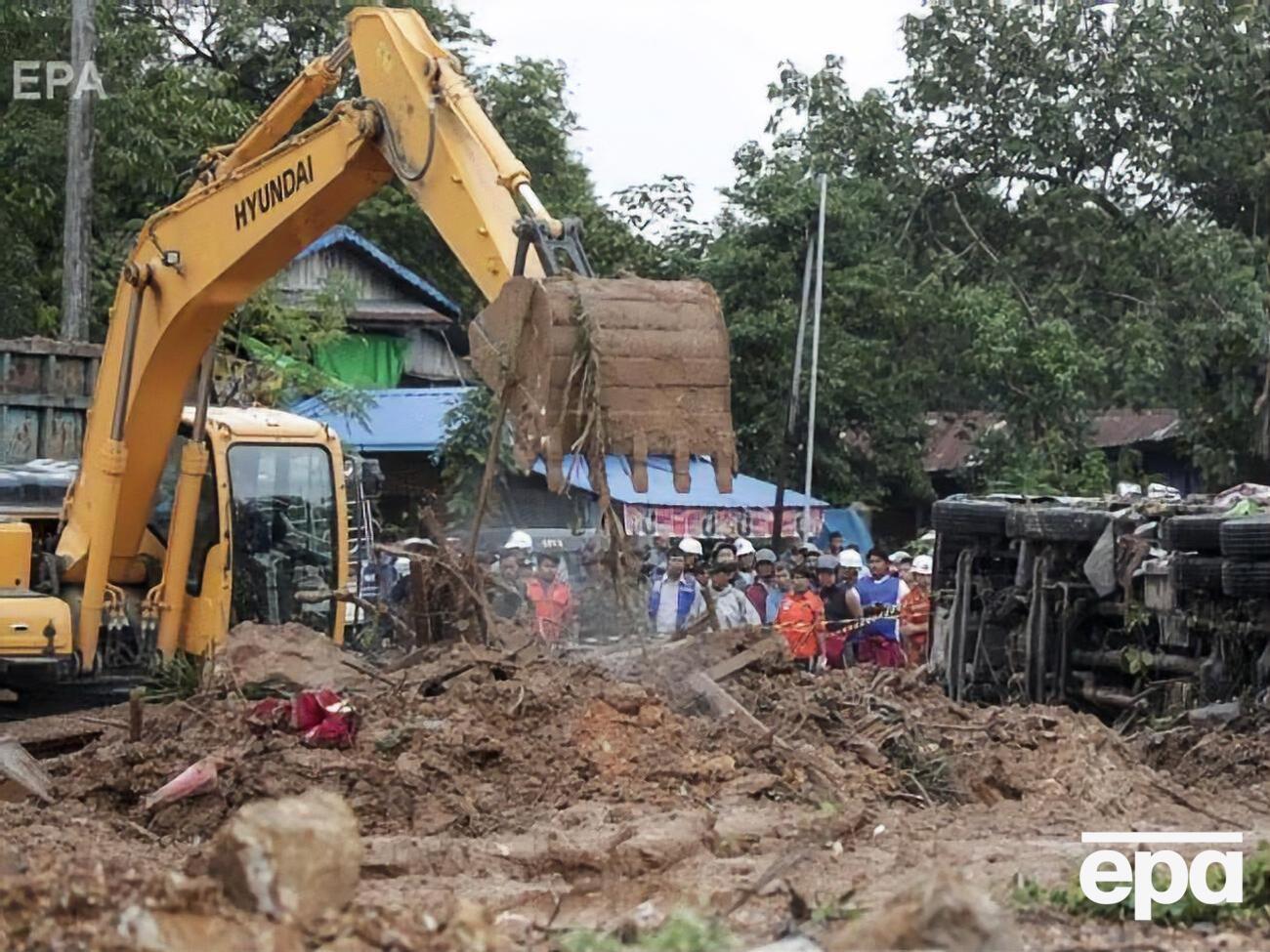 Спасатели продолжают поиски погибших