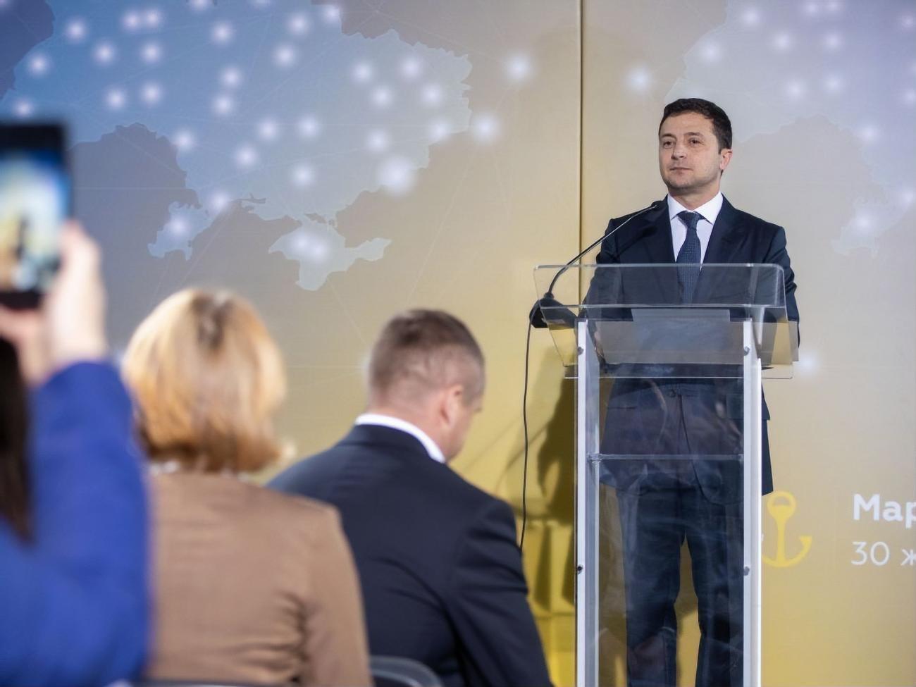 Зеленський узяв участь у Форумі єдності в Маріуполі