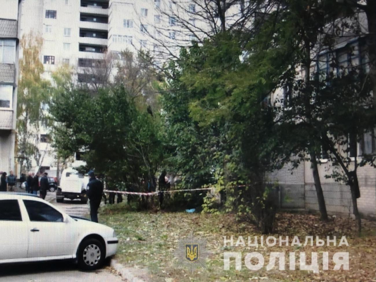 По данным полиции, ребенка выбросили из квартиры на седьмом этаже