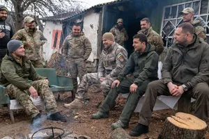 Зеленский общался с добровольцами в Золотом 26 октября
