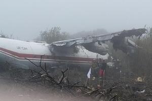 Самолет сел в 1,5 км от взлетно-посадочной полосы