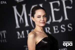 Джоли стала героиней нового номера Madame Figaro